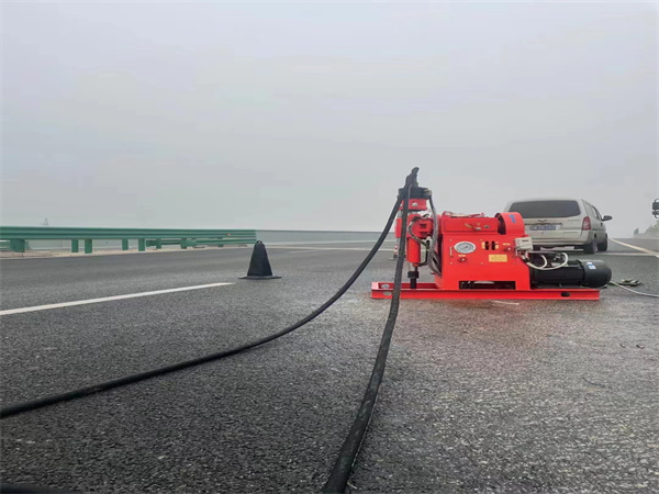 霍林郭勒马路路基路面开裂下沉注浆加固灌浆